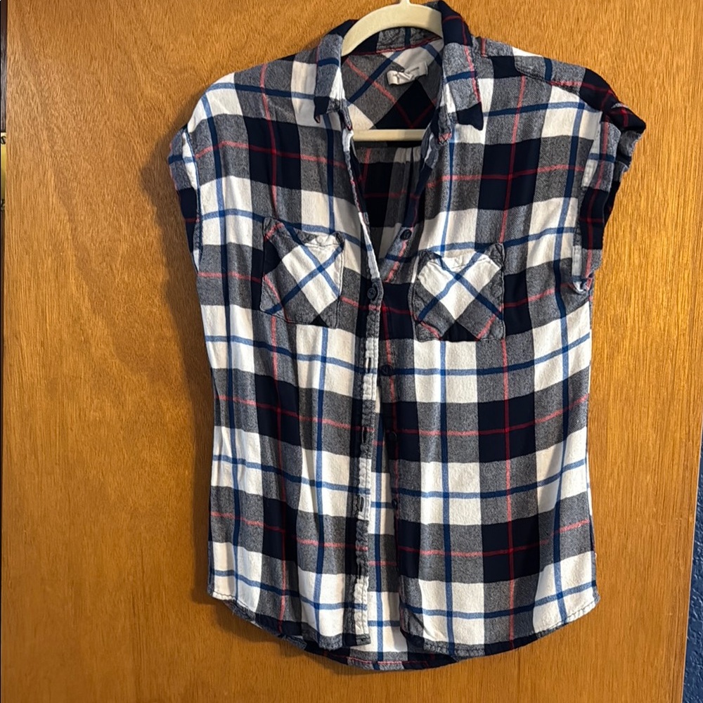 Beachlunchlounge Blue and Red Button Down Shirt Classic Plaid